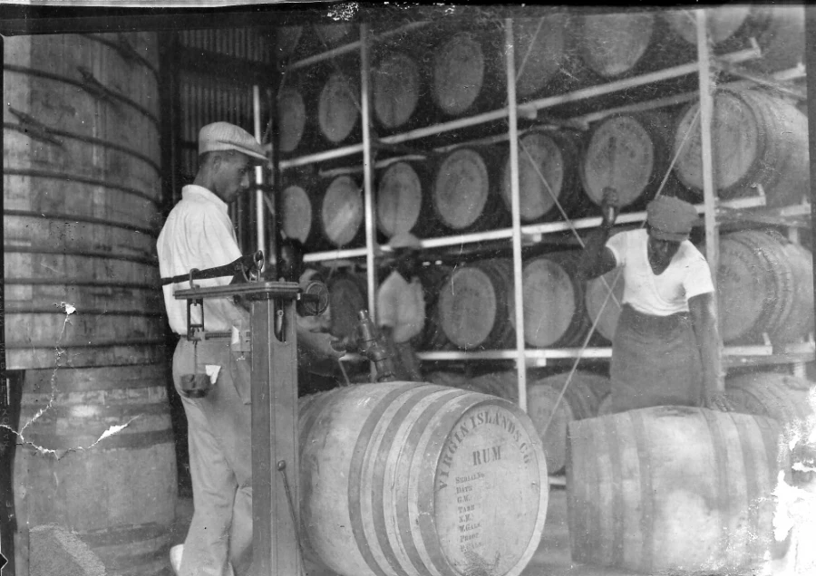 Lịch Sử Rượu Rum: Nguồn Gốc Sơ Khai Và Hành Trình Thú Vị