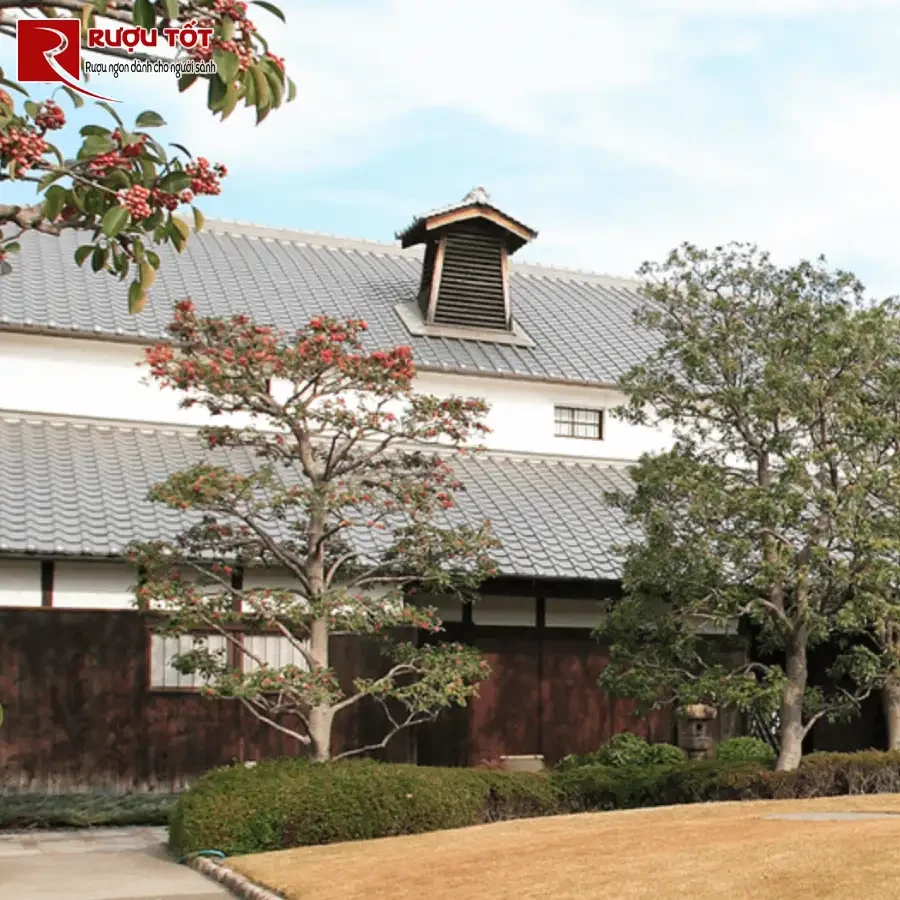 mặt tiền Bảo tàng rượu Sake Hakutsuru