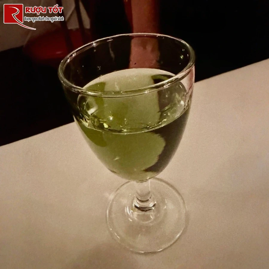 ruou green chartreuse