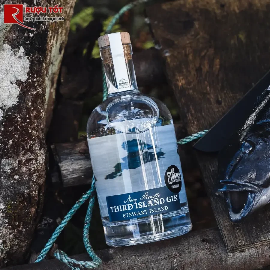ruou navy gin