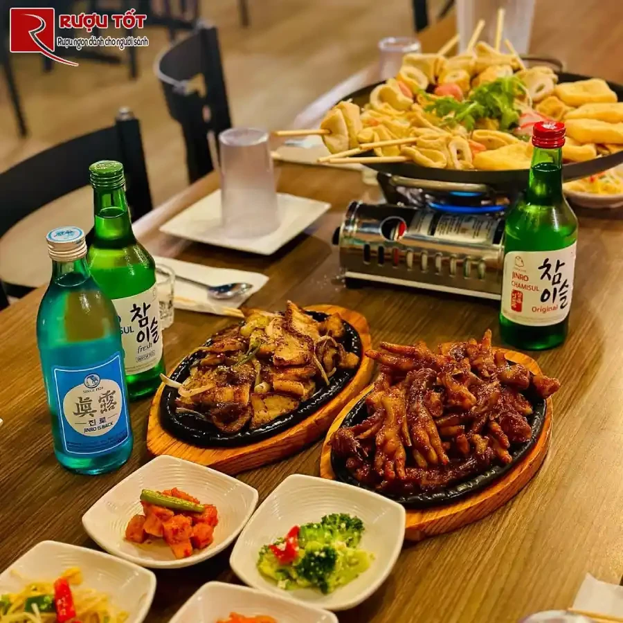 rượu soju uống với thức ăn ngon