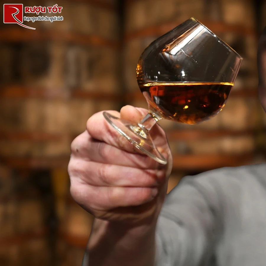 thuong thuc ruou brandy