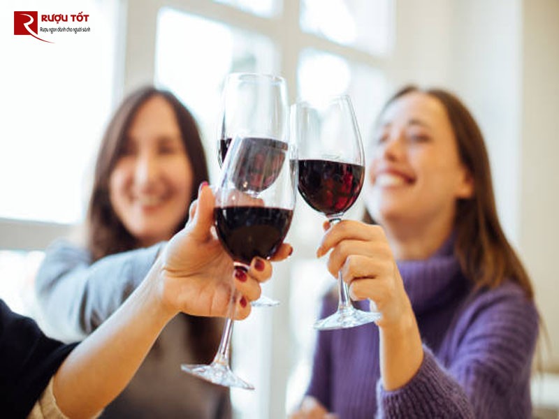 Top 5 lợi ích bất ngờ của rượu vang lên cơ thể phụ nữ