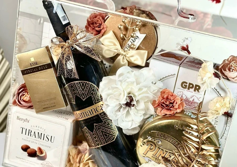 Top 10 Loại Rượu Vodka Vàng Lấp Lánh Cho Giỏ Quà Tết Hiện Đại
