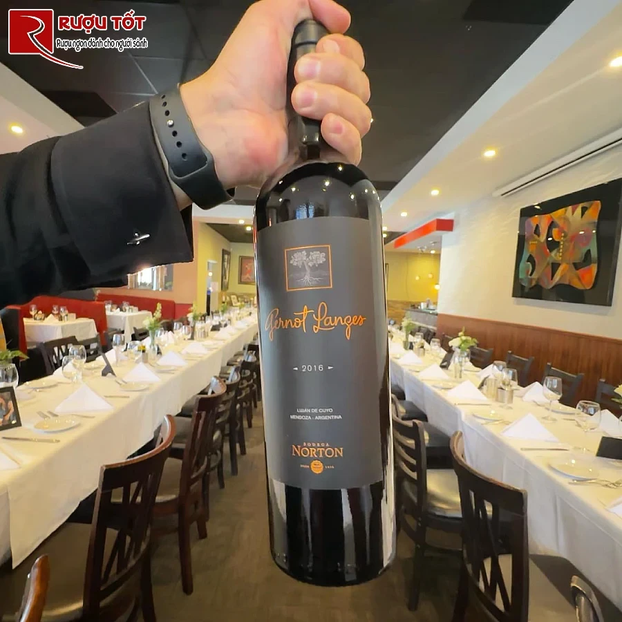 ruou vang gernot langes chinh hang