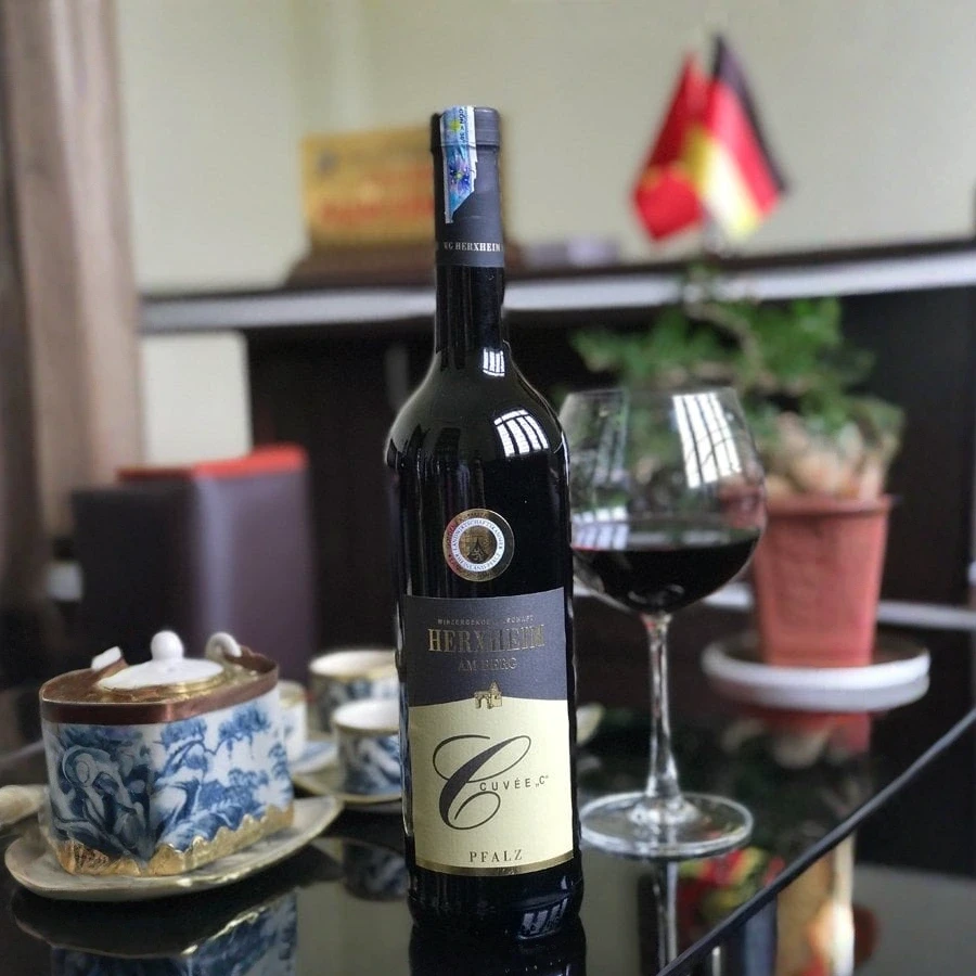ruou vang herxheim cuvee c rotwein trocken