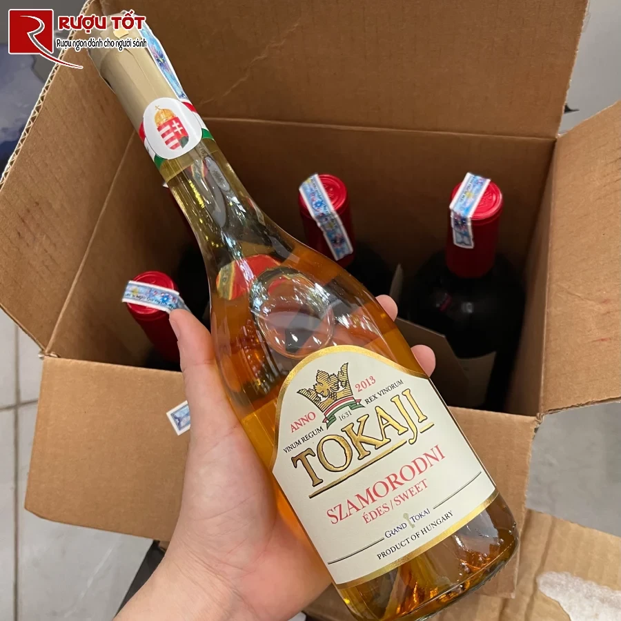 ruou vang tokaji szamorodni szaraz dry chinh hang