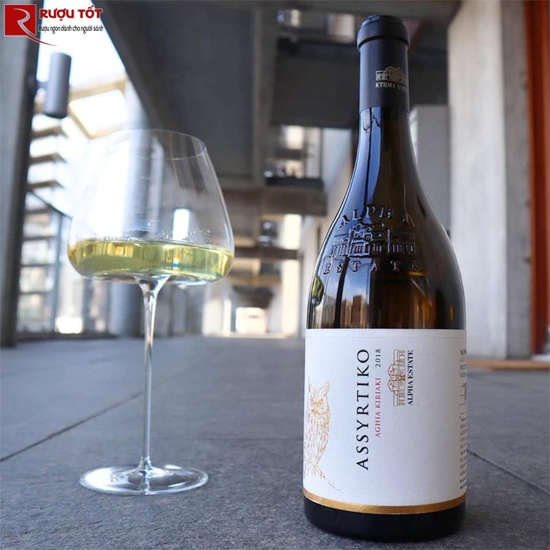 Vang trắng Assyrtiko Alpha Estate