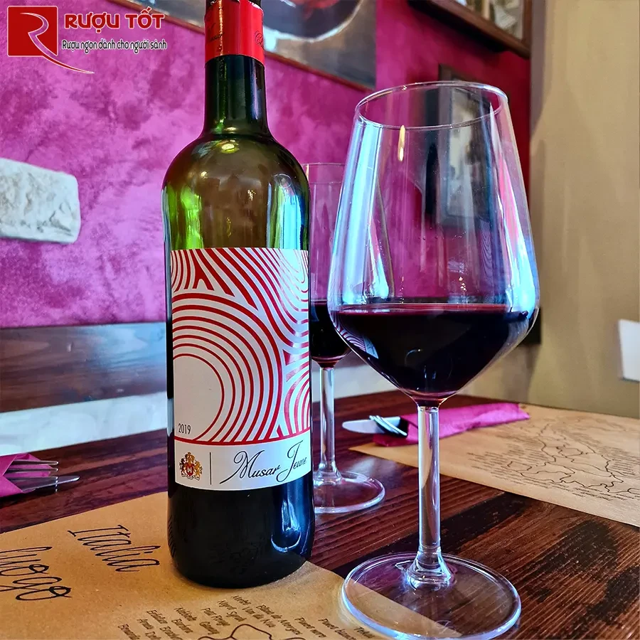 Rượu Musar Jeune Valle de la Bekaa