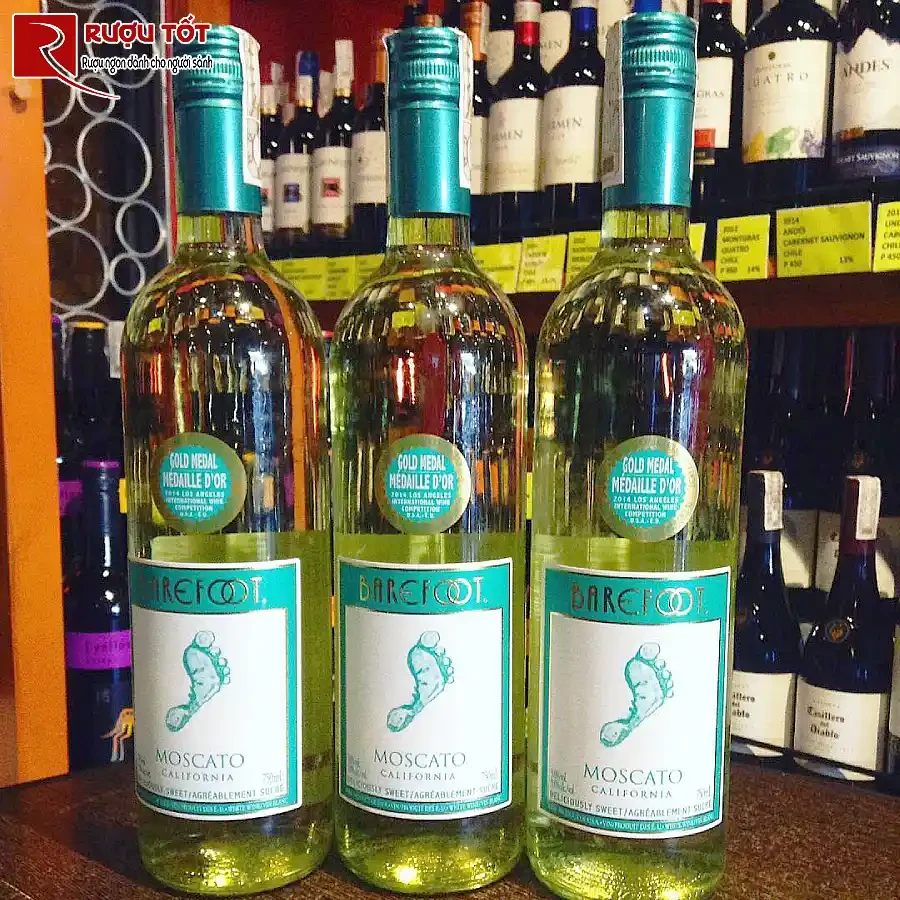 ruou vang barefoot moscato