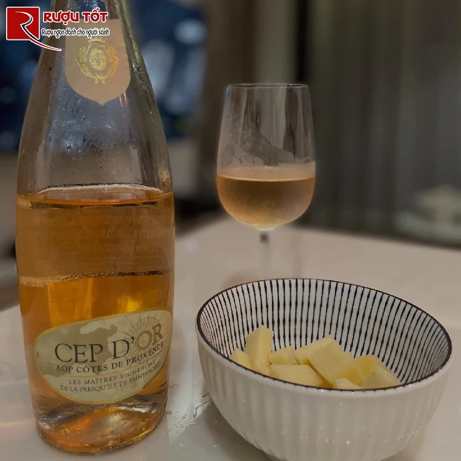 ruou cep dor rose cotes provence vignerons st tropez