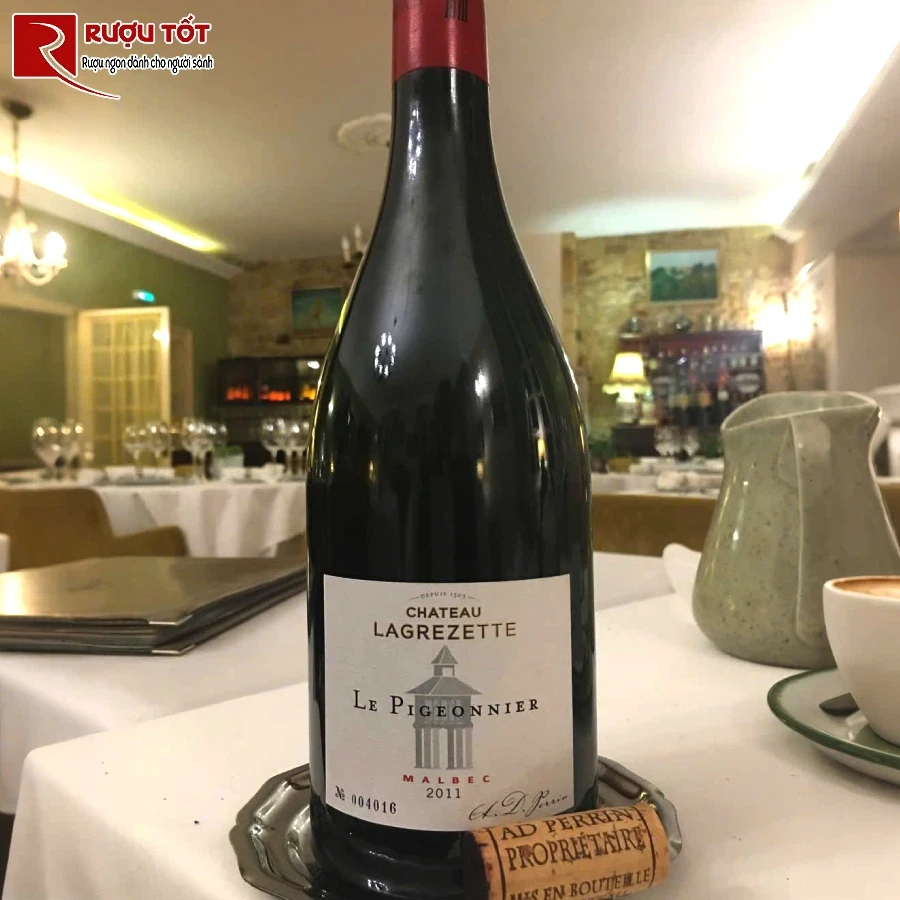 ruou chateau lagrezette le pigeonnier thuong hang