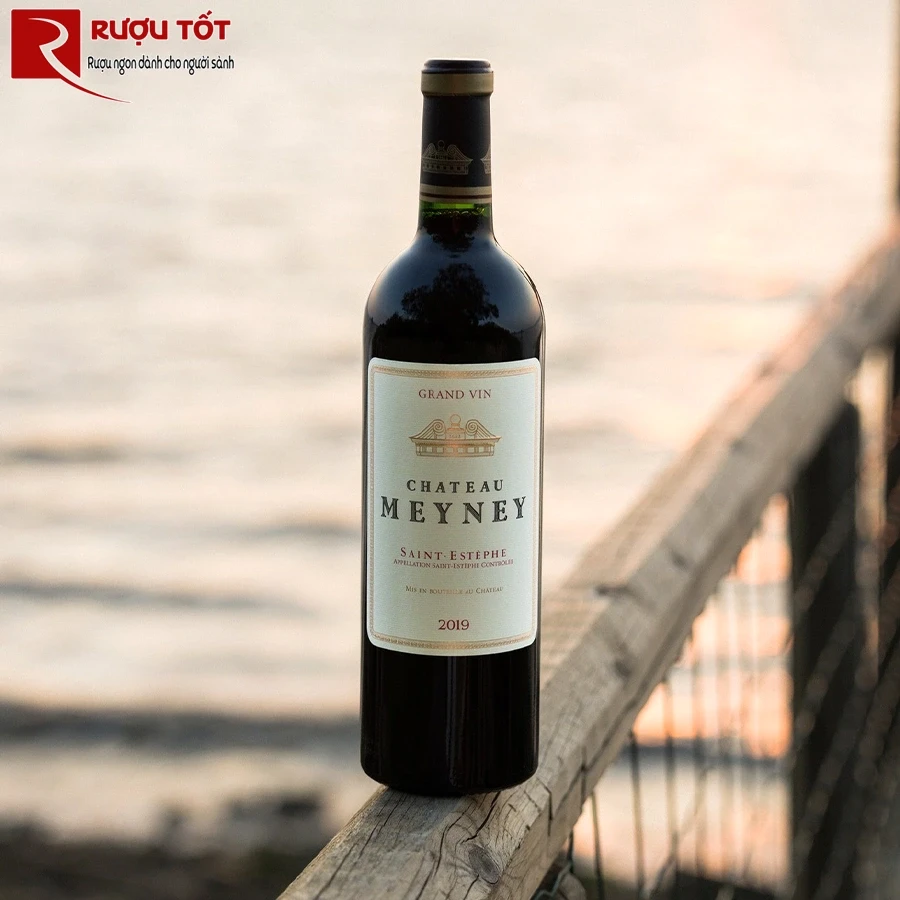 Rượu Chateau Meyney Saint Estephe Cru Bourgeois