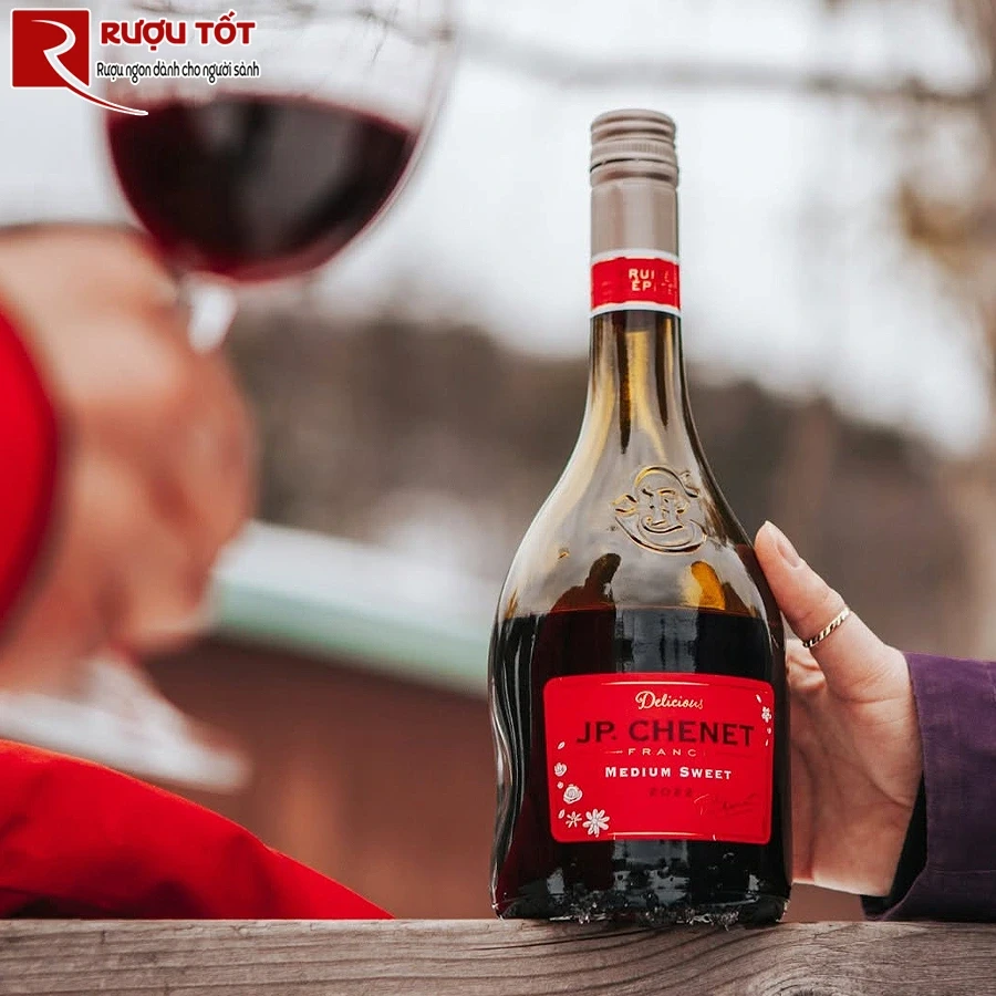 Rượu JP Chenet Delicious Rouge Medium Sweet
