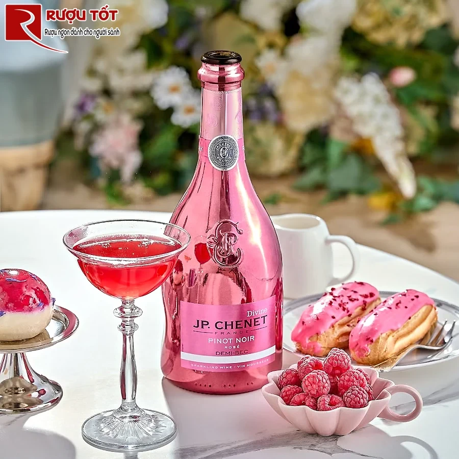 Rượu JP Chenet Devine Pinot Noir