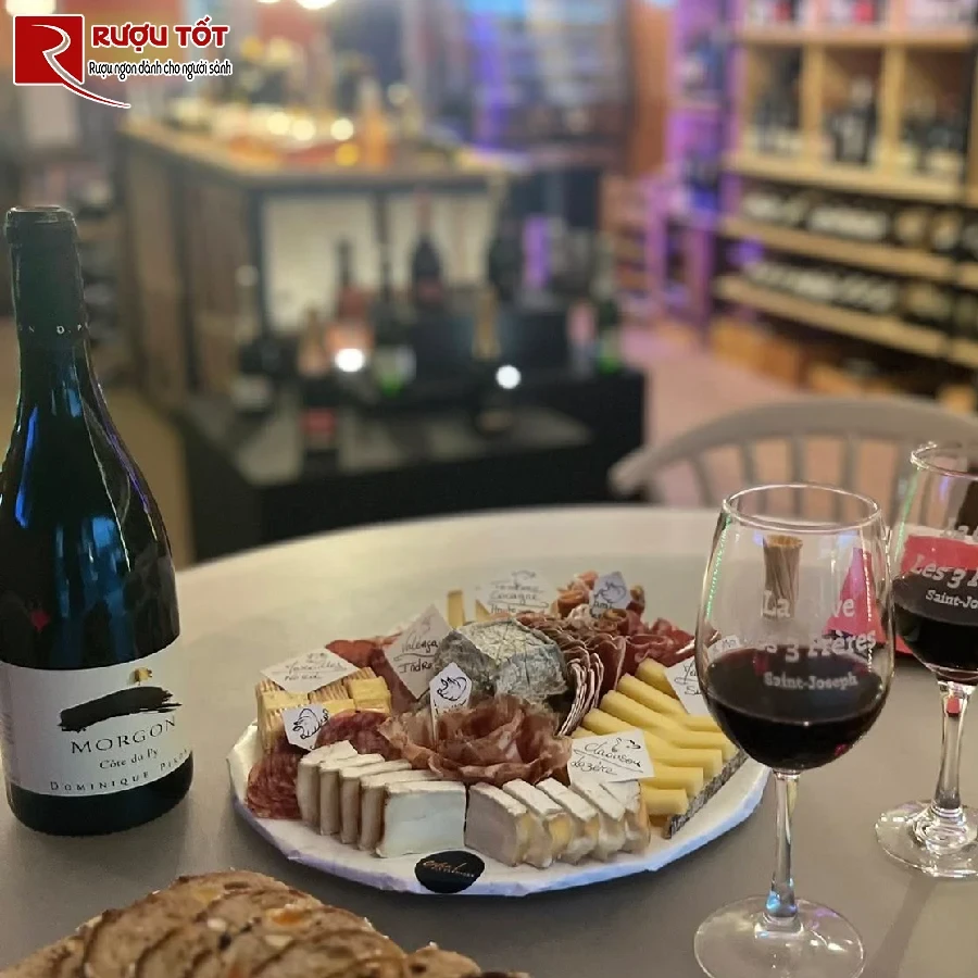 ruou morgon cote du py dominique piron