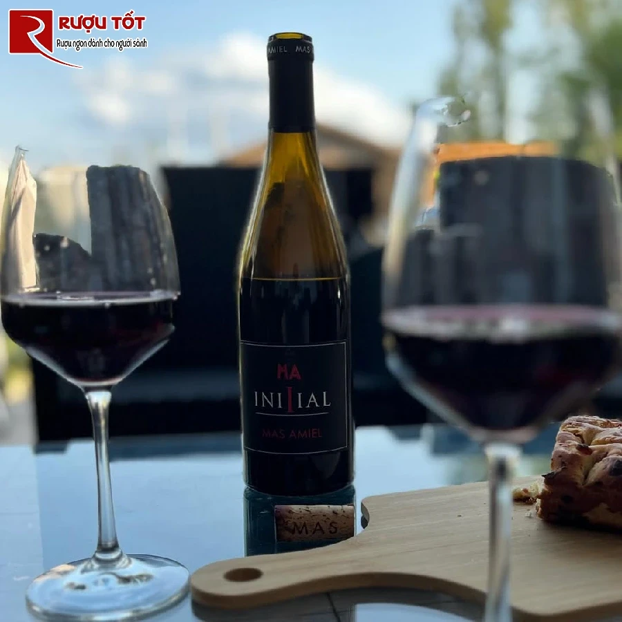 ruou vang initial mas amiel