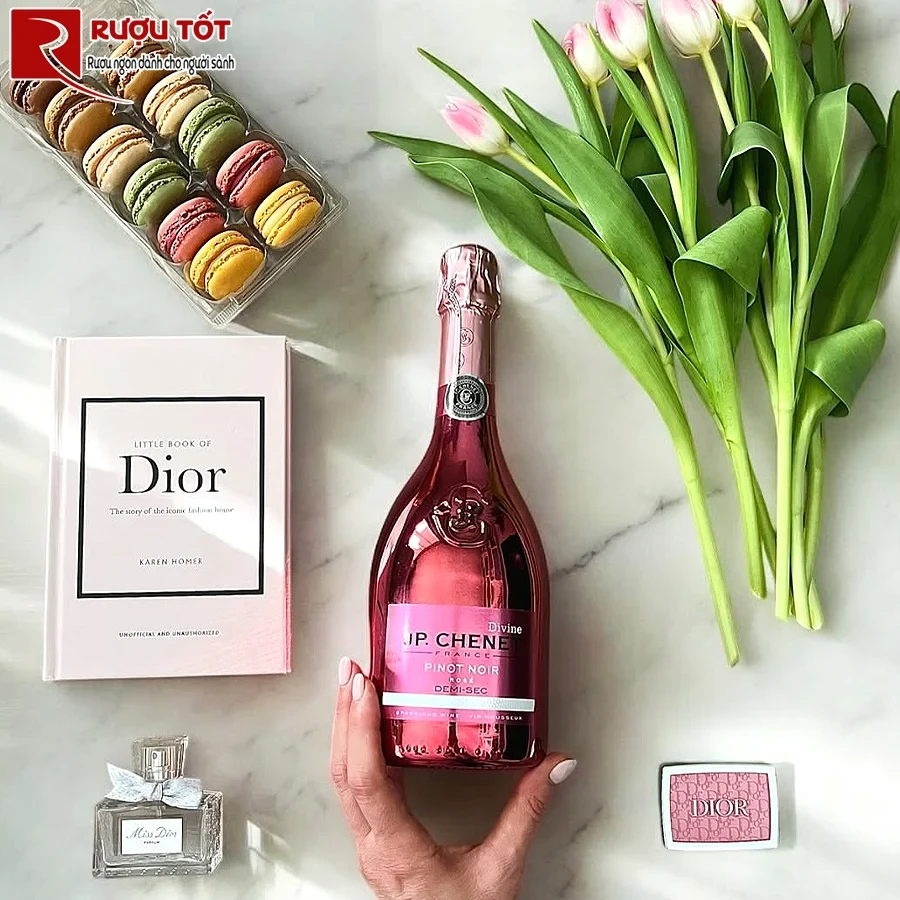 Rượu vang JP Chenet Devine Pinot Noir