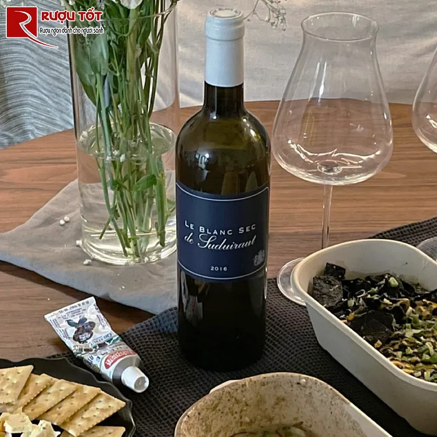 ruou vang le blanc sec de suduiraut