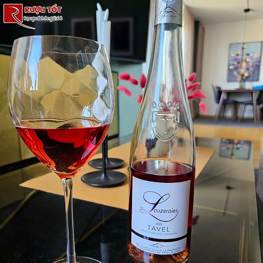 ruou vang les lauzeraies tavel rose gia tot