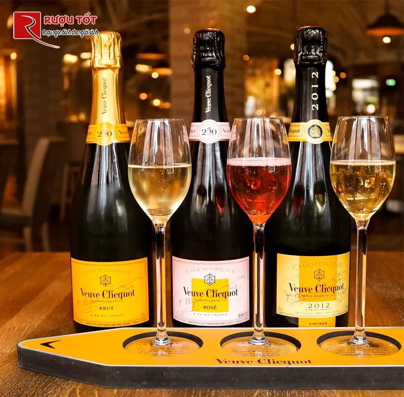 Rượu Veuve Clicquot Rose Label