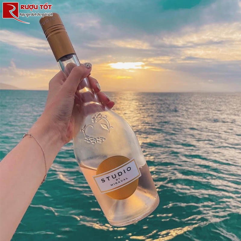 Vang hồng Studio by Miraval