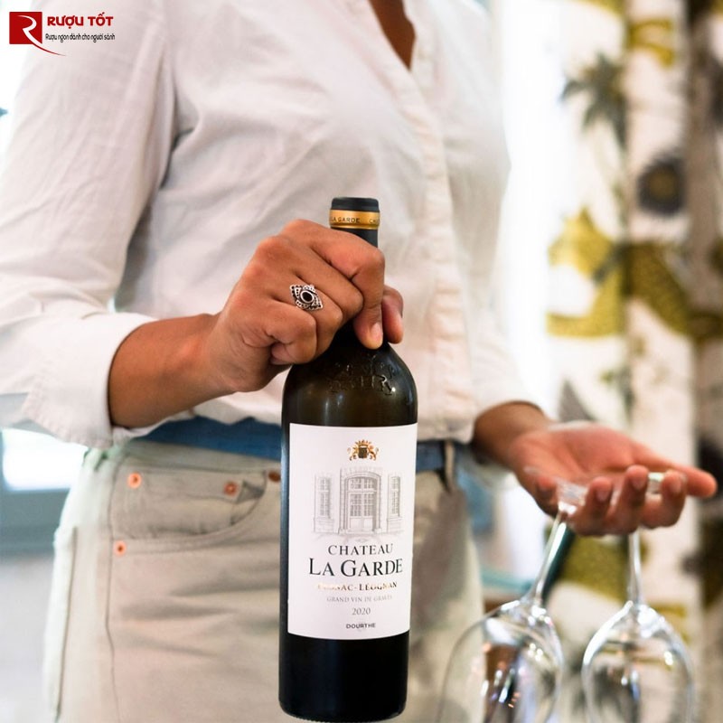 Vang trang Chateau La Garde Blanc