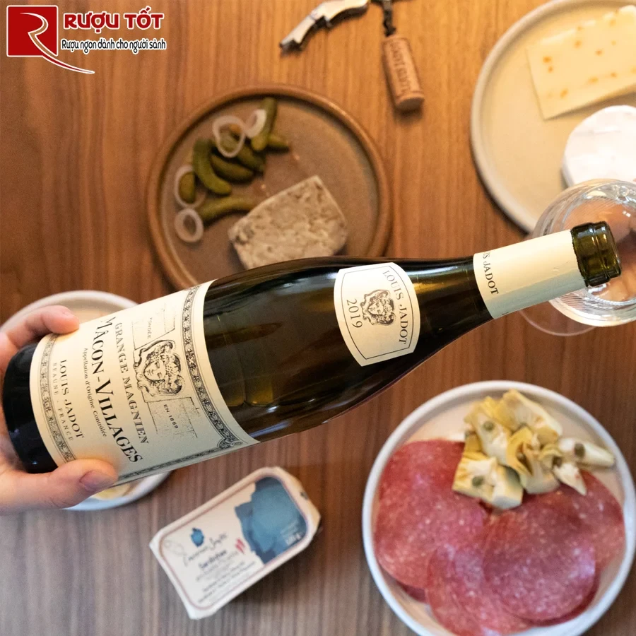 Vang trắng Louis Jadot Macon Villages