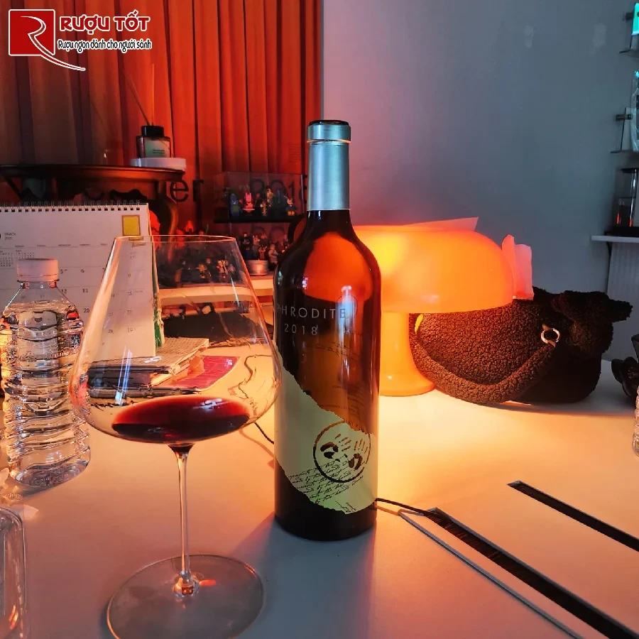 ruou aphrodite two hands cabernet sauvignon