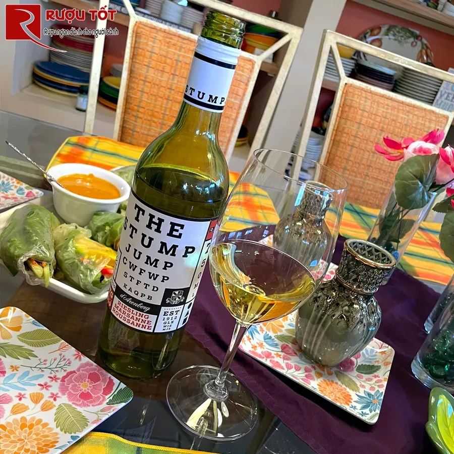 Rượu vang The Stump Jump Riesling Sauvignon Marsanne