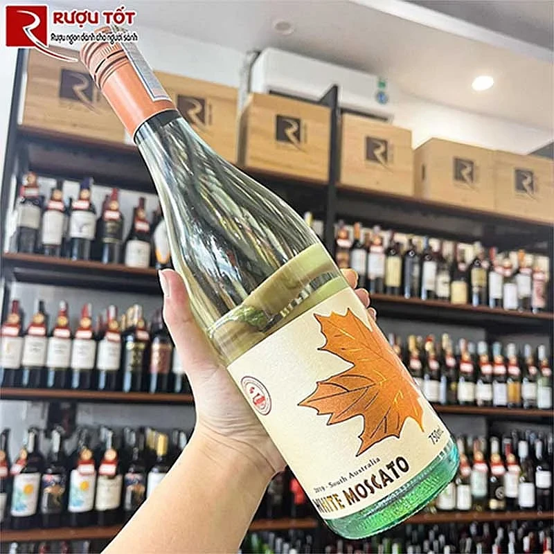 ruou white moscato 8% 750ml hao hang uc