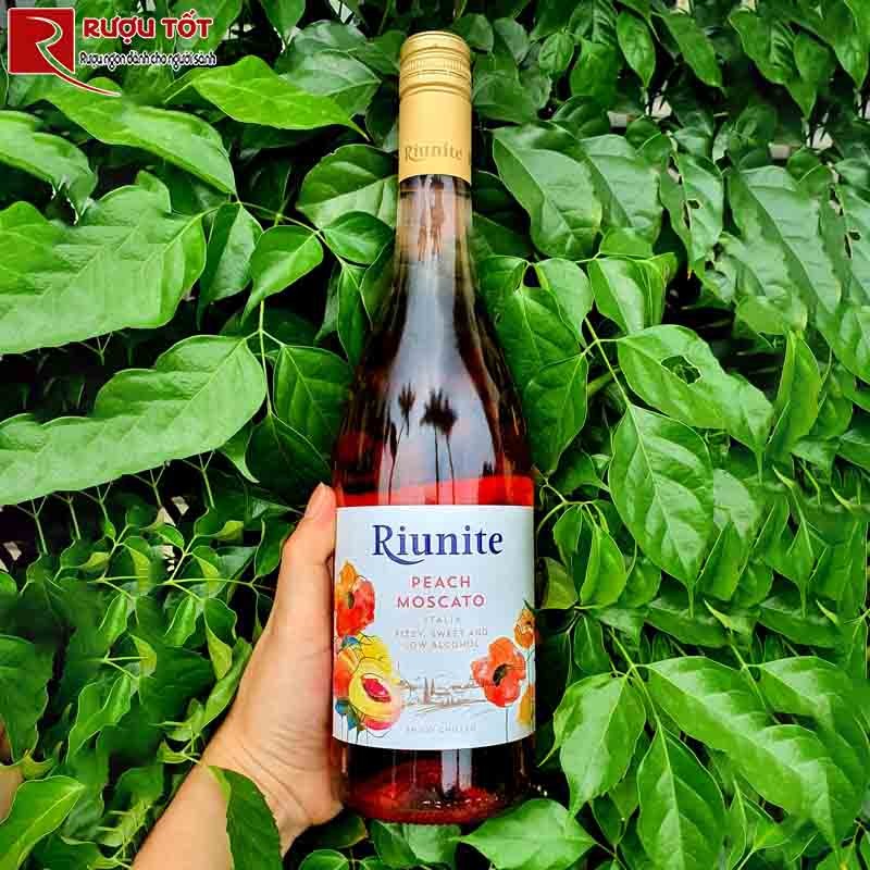 Riunite Peach Moscato