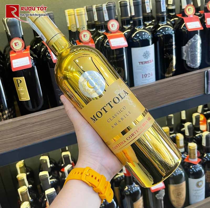Rượu Mottola vàng