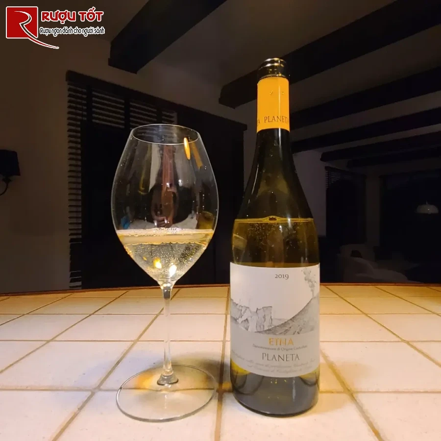 ruou planeta etna bianco doc