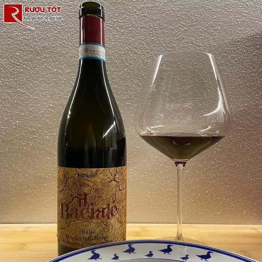 ruou vang il baciale monferrato rosso