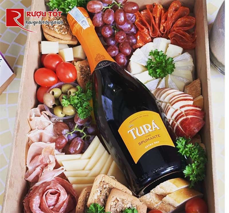 Rượu vang nổ Tura