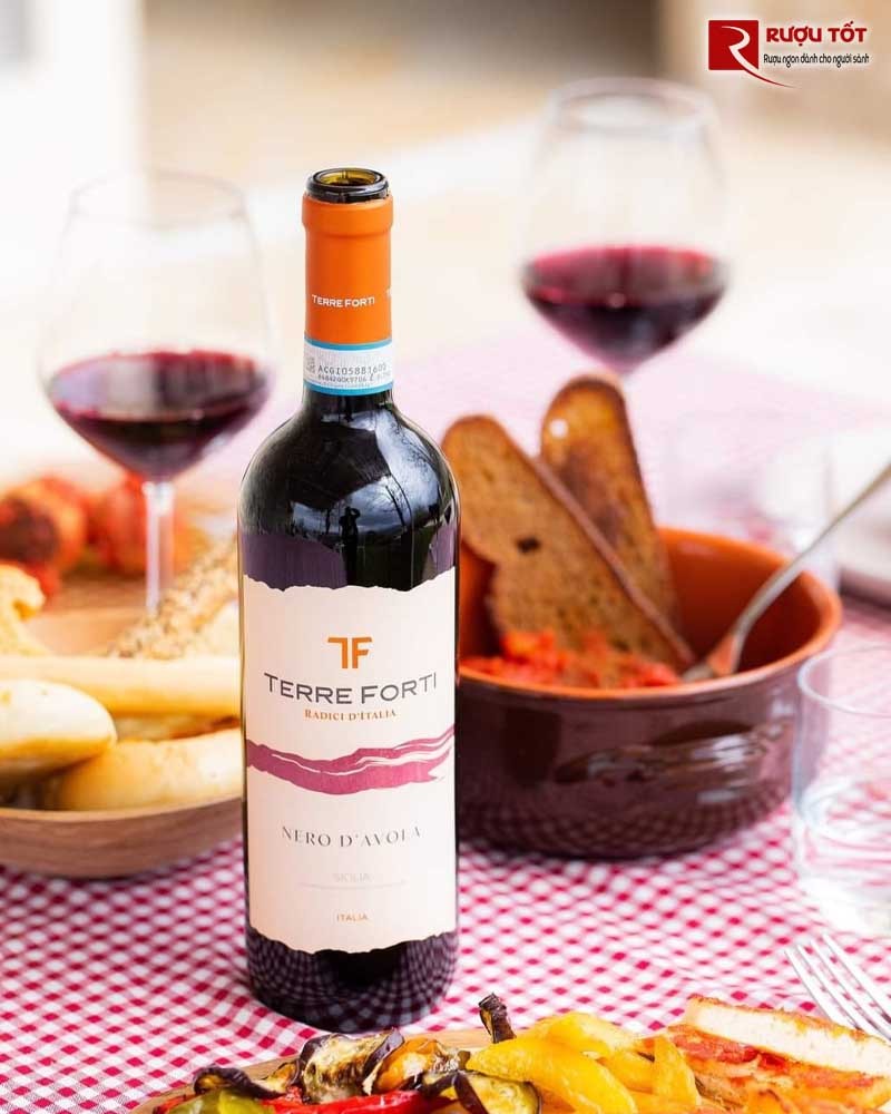 Ruou vang Terre Forti Nero dAvola