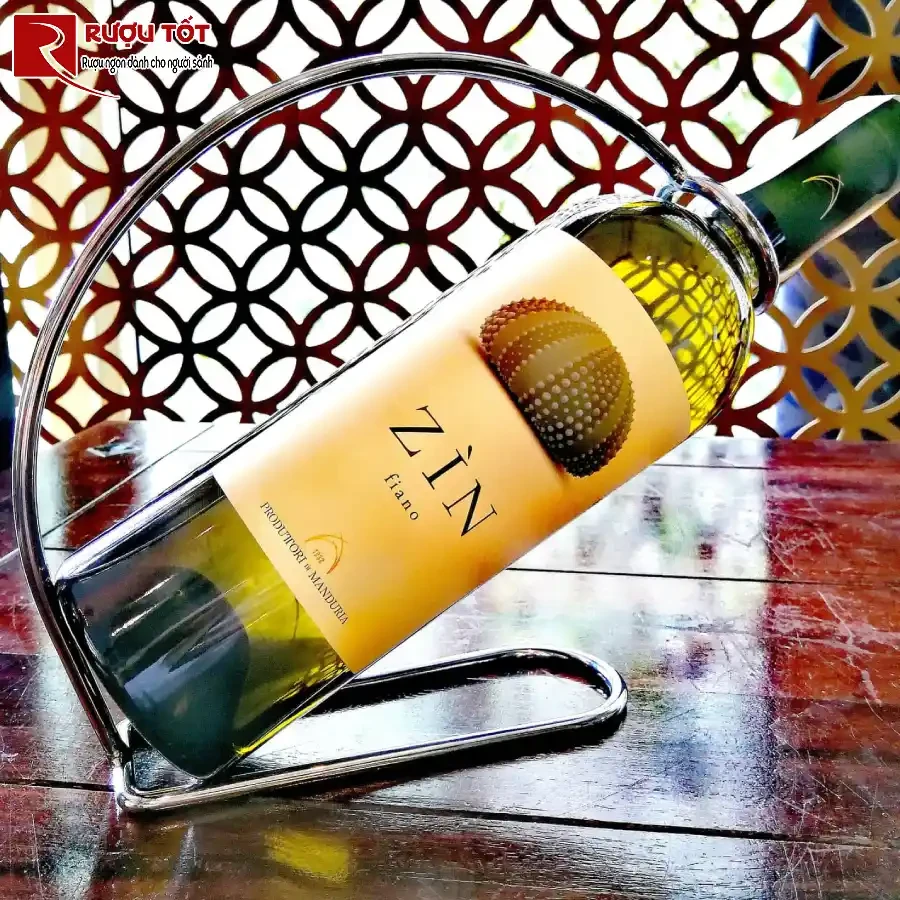 ruou vang zin fiano del salento