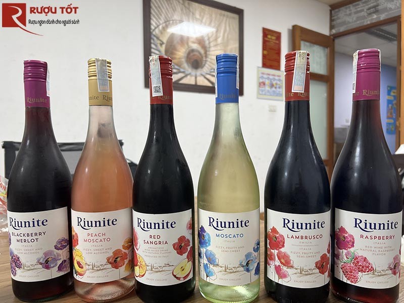 Vang ngọt Riunite chính hãng