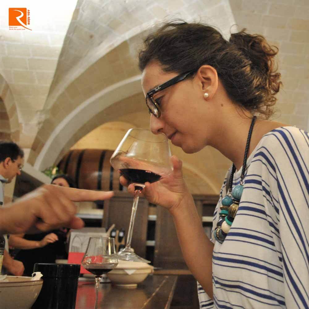 Hai loại rượu phổ biến nhất từ Puglia là Salice Salentino và Primitivo.