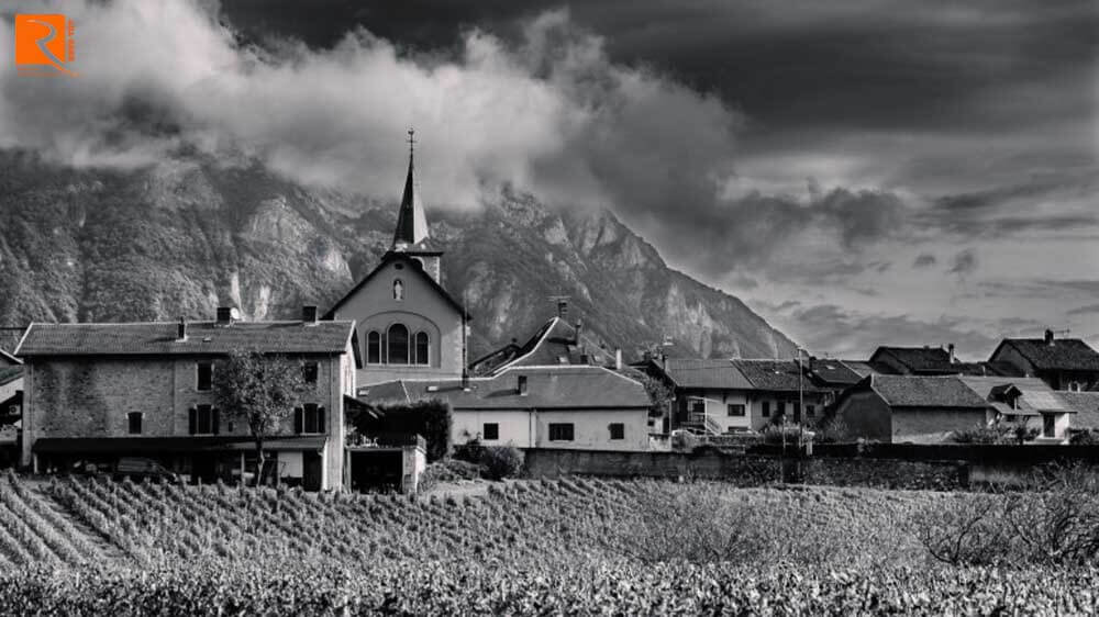 Savoie là nơi sinh sống của người Celtic Allobroges của Gallia Transalpina ở phía bắc dãy Alps.