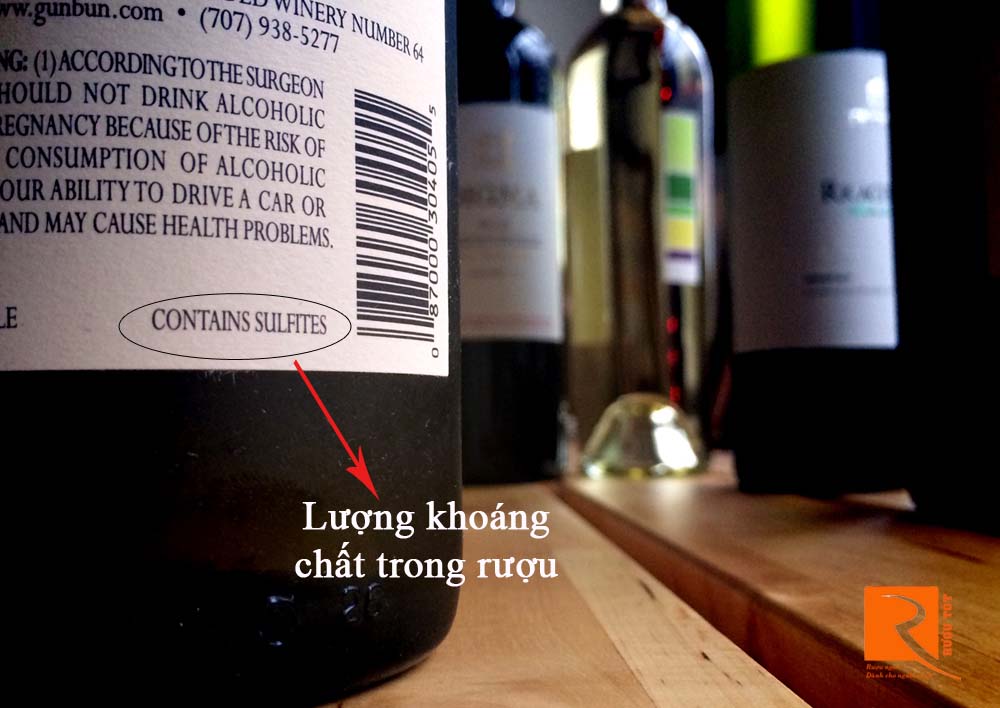 Chất khoáng trong rượu vang có gây ảnh xấu cho người dùng không?