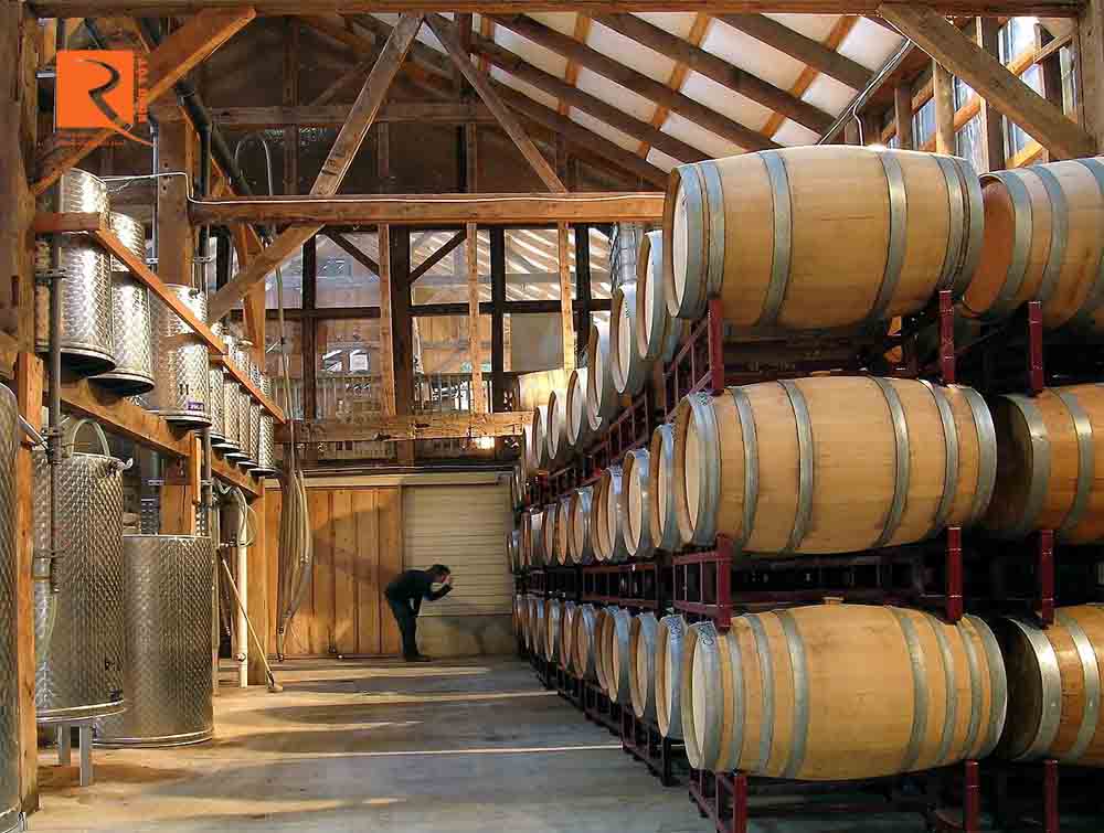 Mùi gỗ sồi trong rượu vang ảnh hưởng đến hương vị như thế nào?