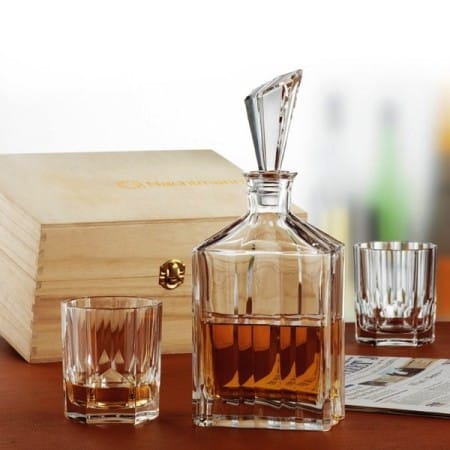 Ly uống rượu mạnh Whisky Cognac Vodka Chivas khác nhau những gì