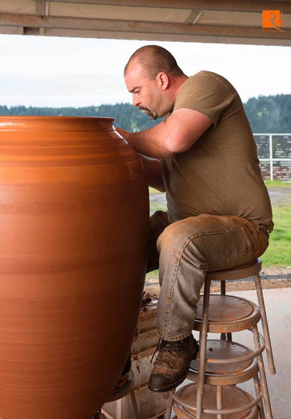 Trong nhiều năm, Beckham đã phát triển hình dạng amphora phù hợp. 