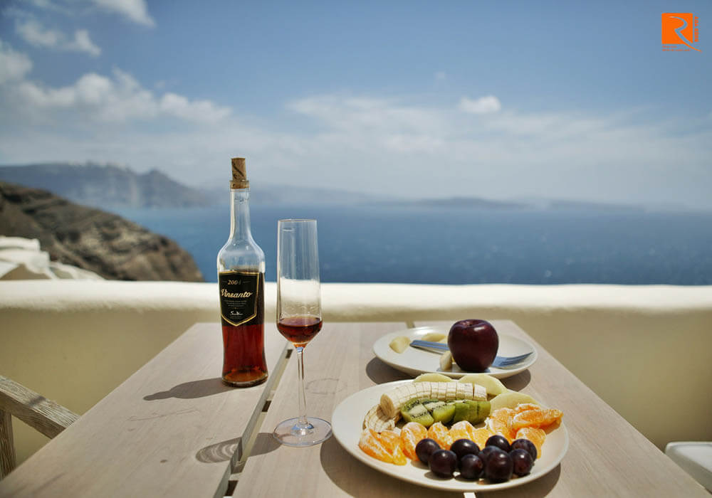 12 Loại rượu Hy Lạp cần biết.