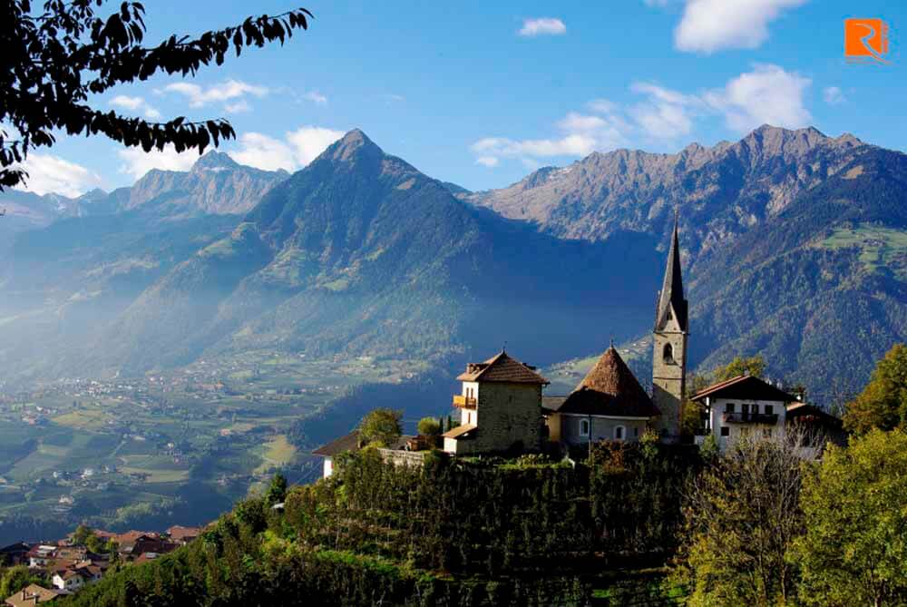 alto Adige không phải là nơi mà những người đam mê rượu vang tìm kiếm rượu vang đỏ.