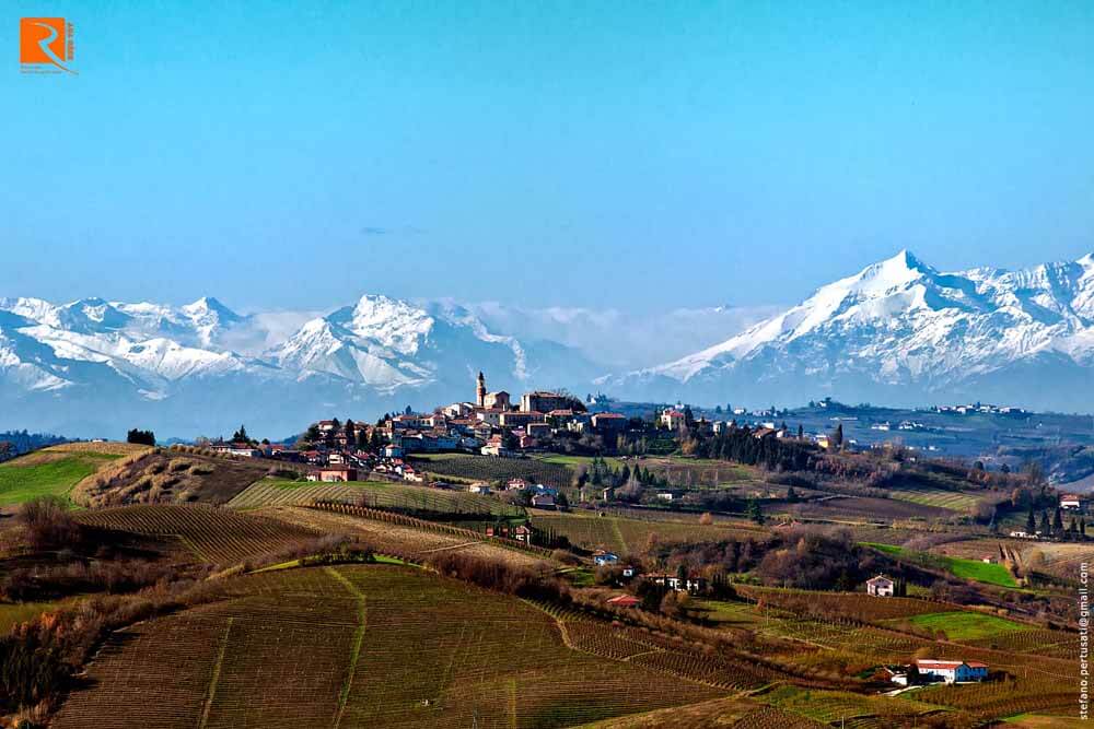 Piemonte được bao bọc bởi dãy núi Alps ở phía Bắc. 