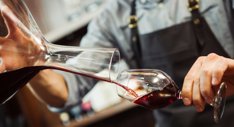Cách thử nếm rượu vang đúng chuẩn Sommelier chuyên gia rượu