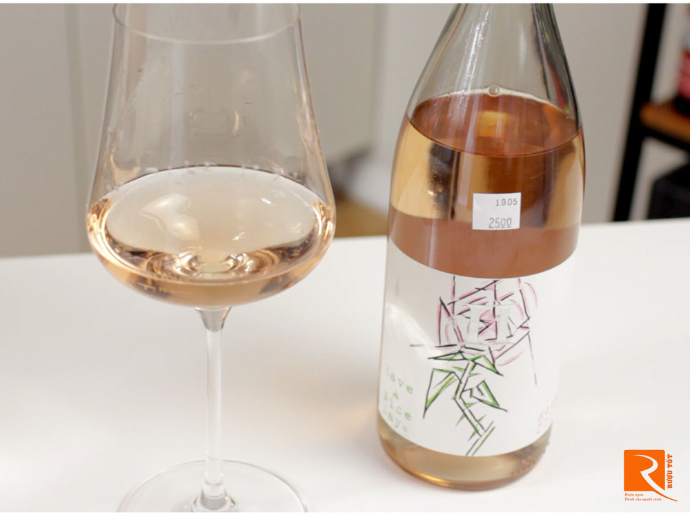 Phương pháp maculation làm rượu vang hồng.